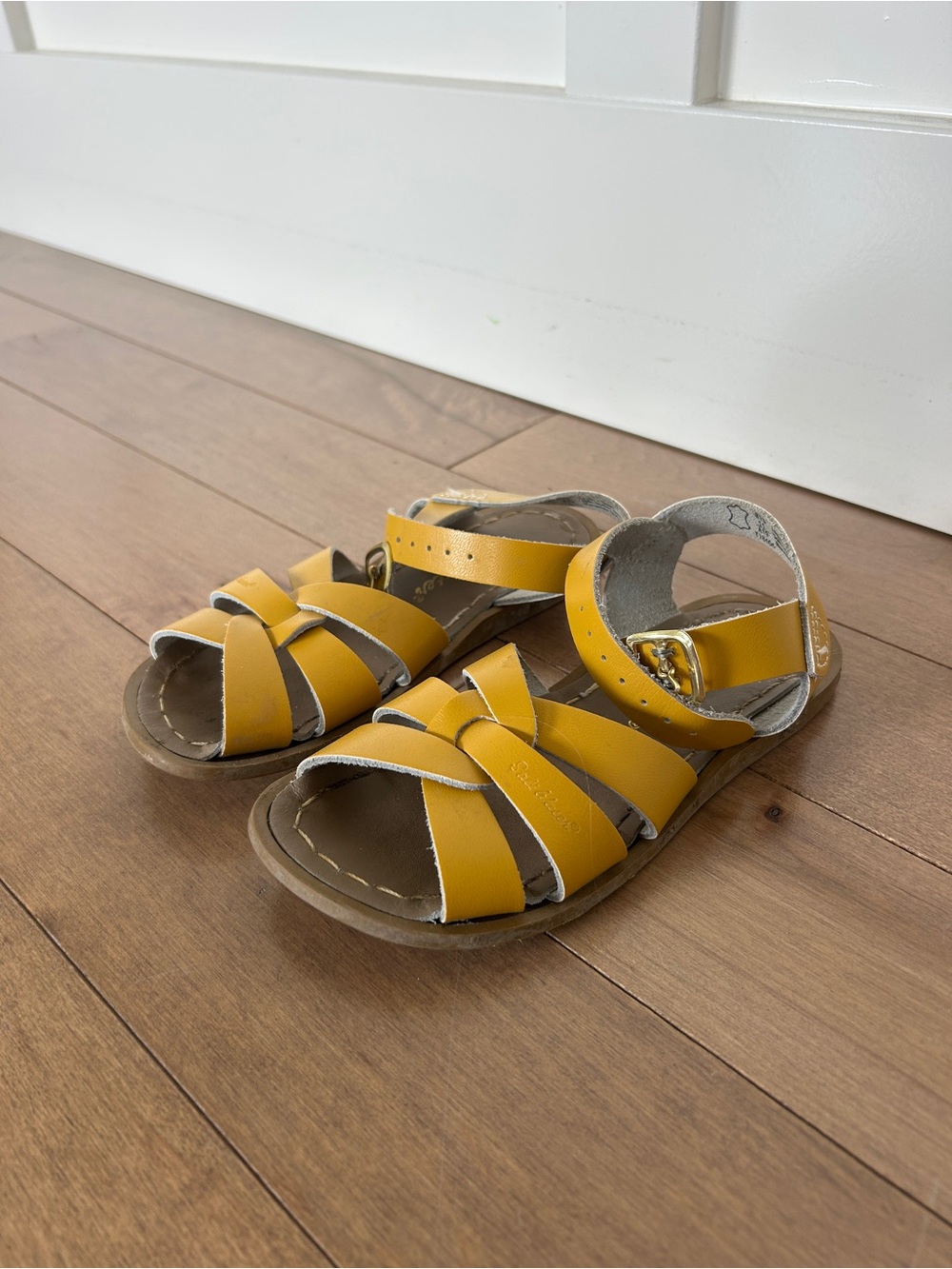 Saltwater sandals